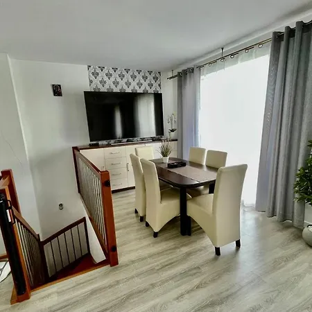 Polanki Luks 2+2+3 Apartment *